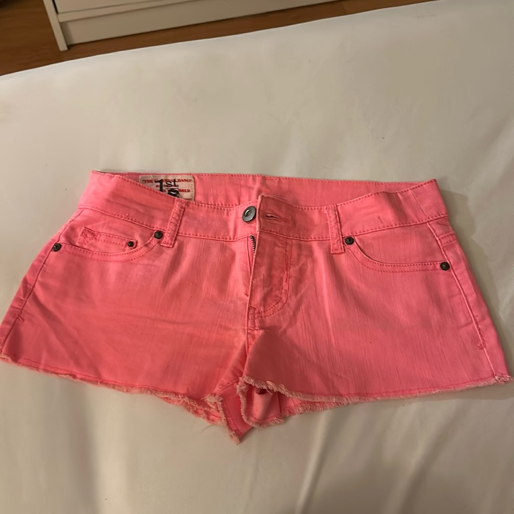 Short shorts in hot pink. 1st 💋 size 5